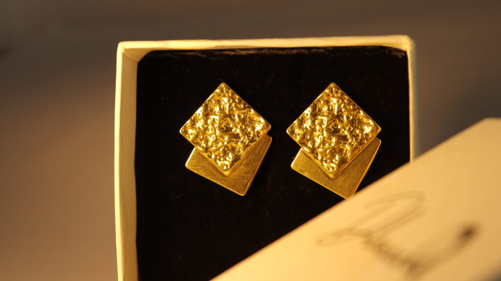 dilaraa-18k-gold-plated-geometric-stud