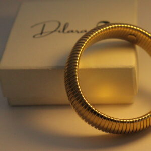 Dilaraa Gold Ribbed Bangle