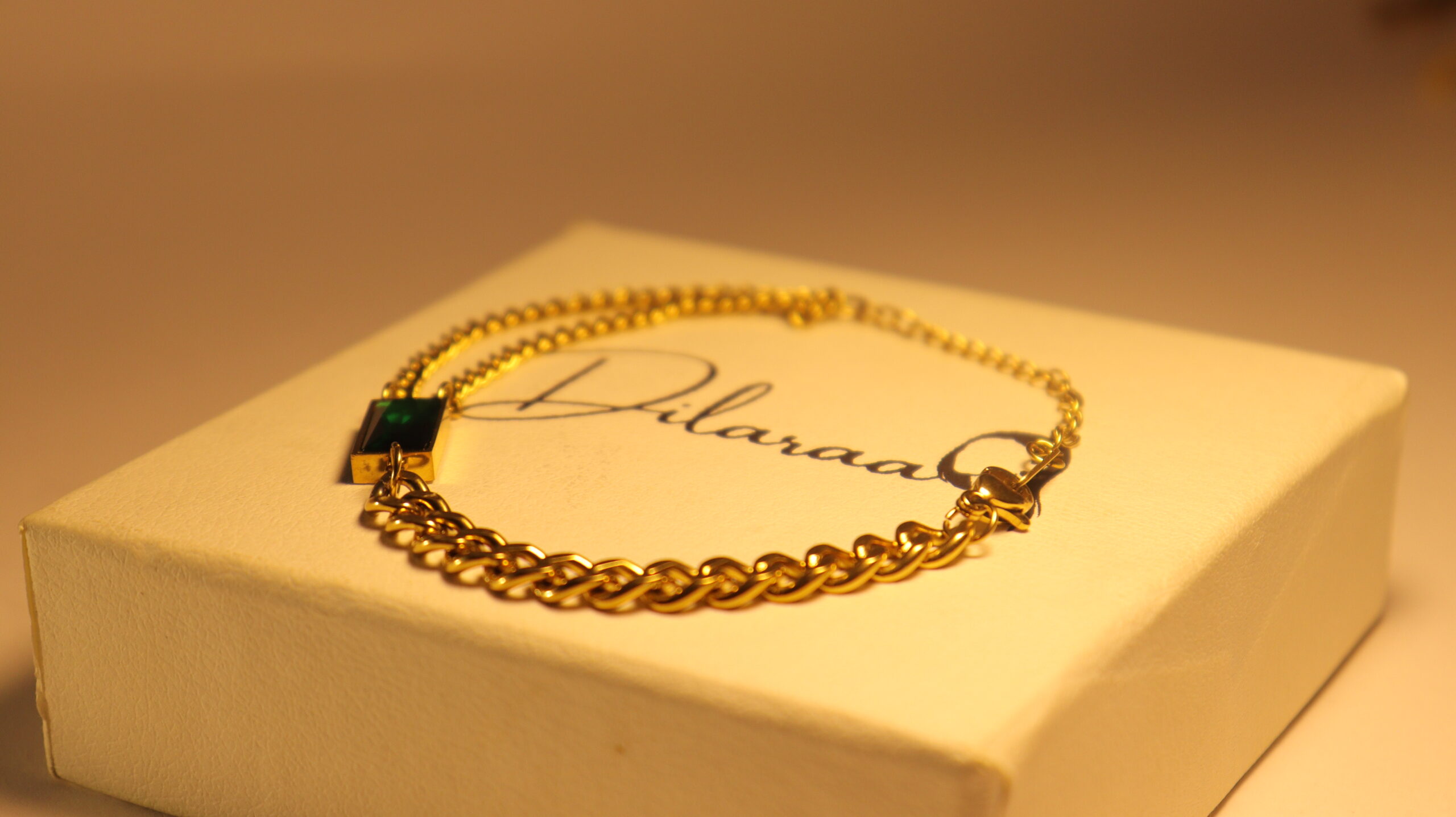 dilaraa-18k-gold-plated-emerald-cuban-chain-bracelet