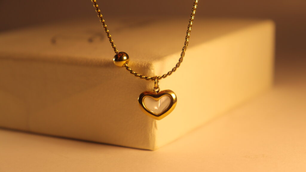 dilaraa-18k-gold-plated-amour-necklace