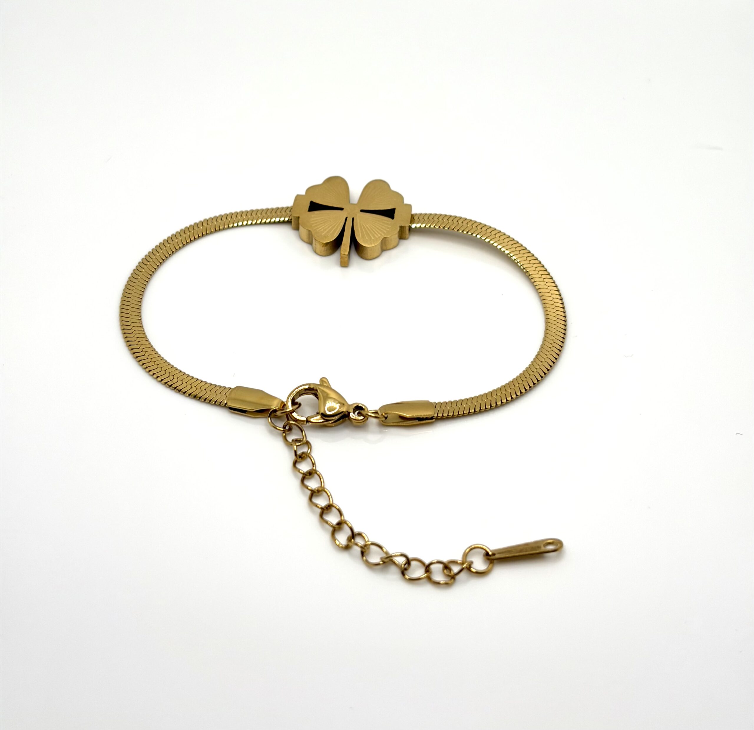 dilaraa-18k-gold-plated-clover-snake-chain-bracelet
