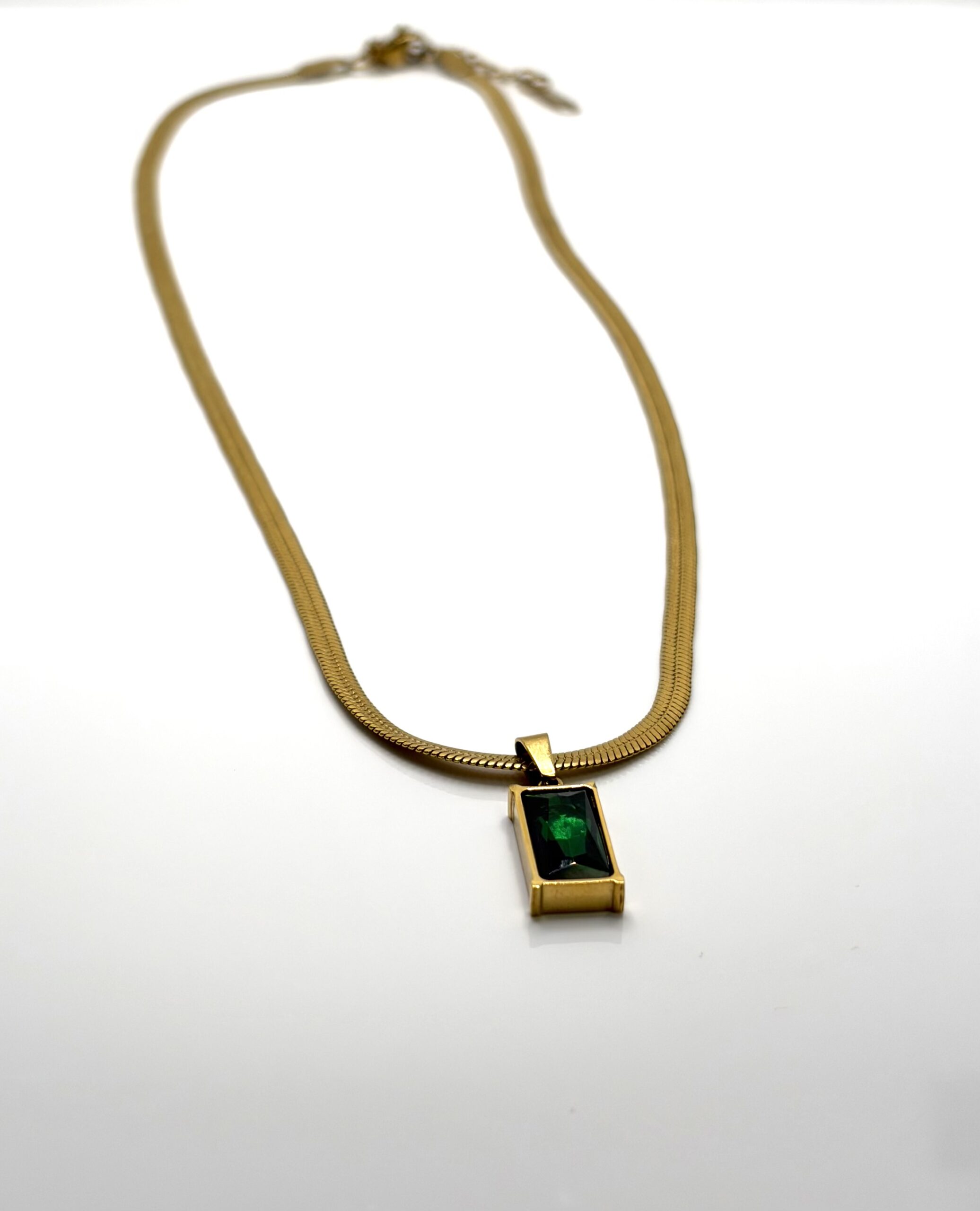 dilaraa-18k-gold-plated-emerald-snake-chain-necklace