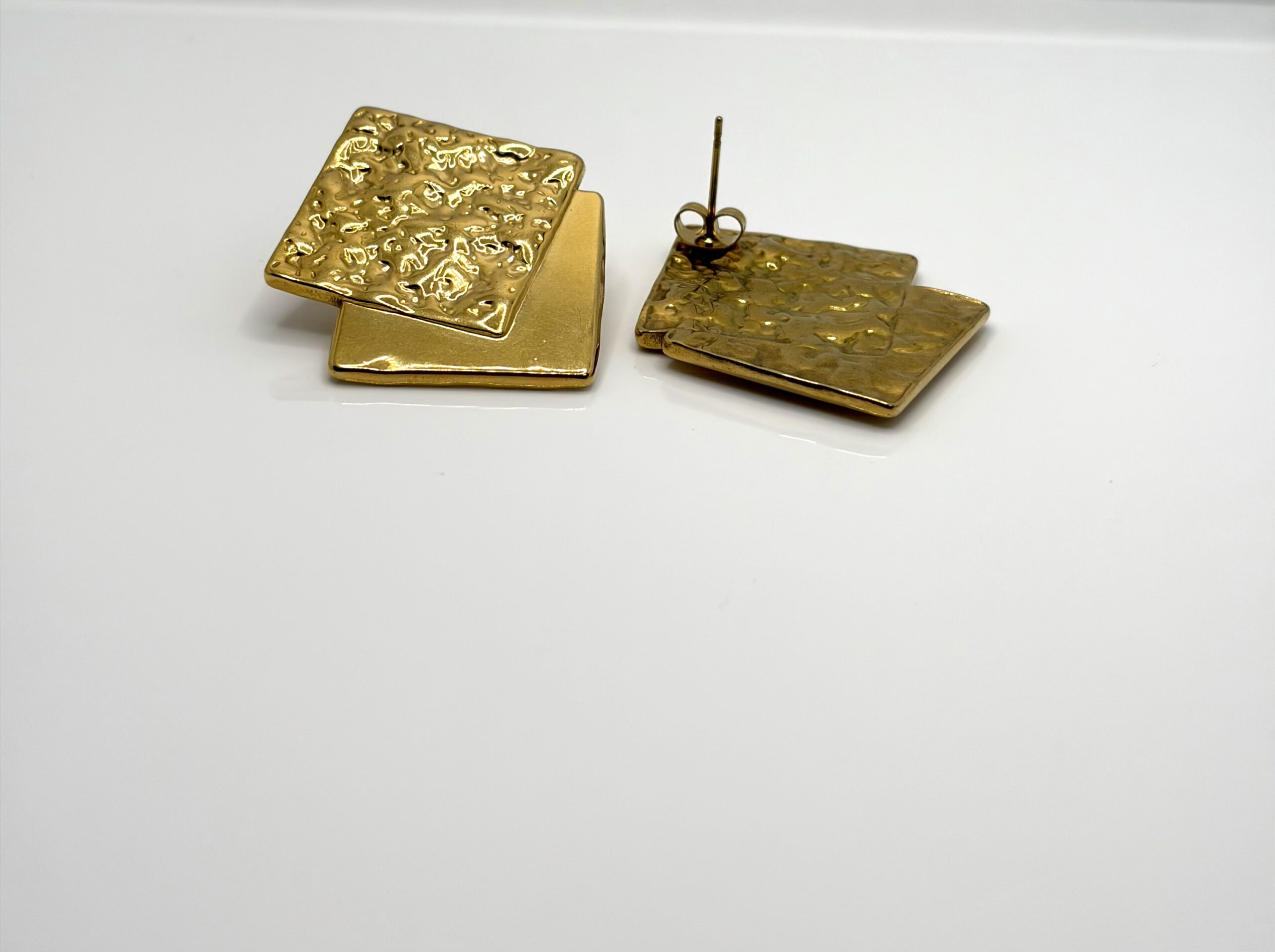 dilaraa-18k-gold-plated-geometric-stud