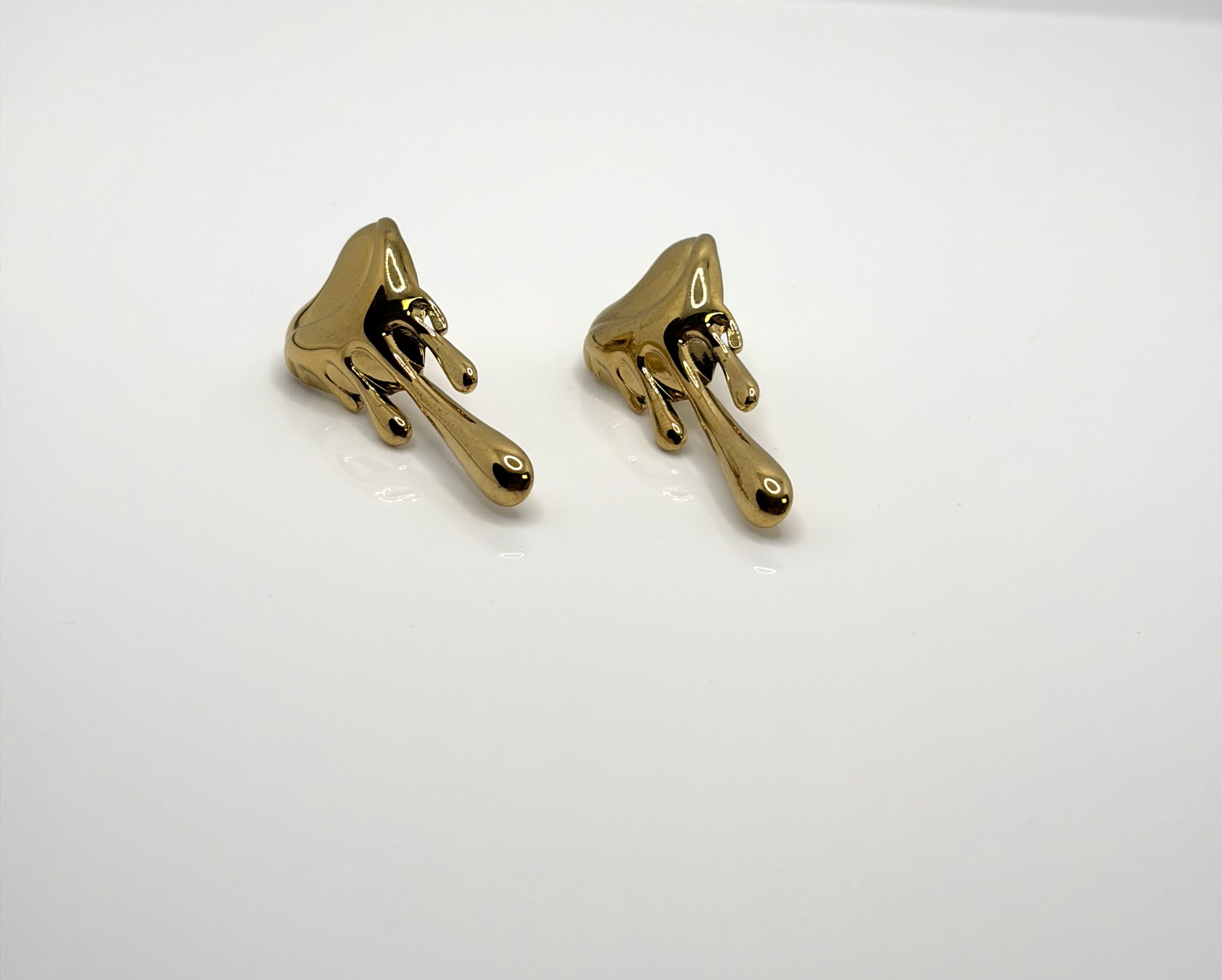 dilaraa-18k-gold-plated-heart-drop-earrings