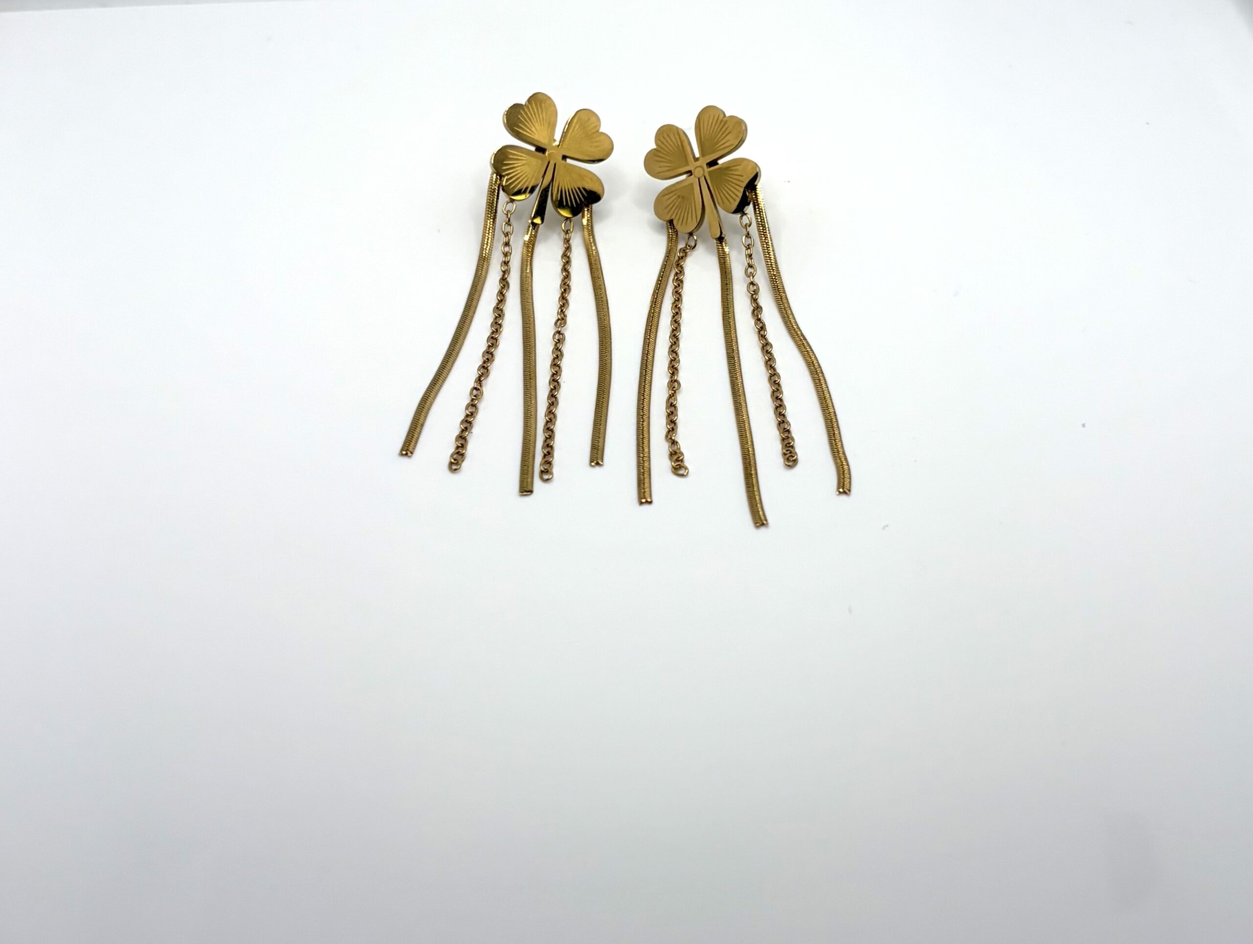 dilaraa-18k-gold-plated-clover-earrings
