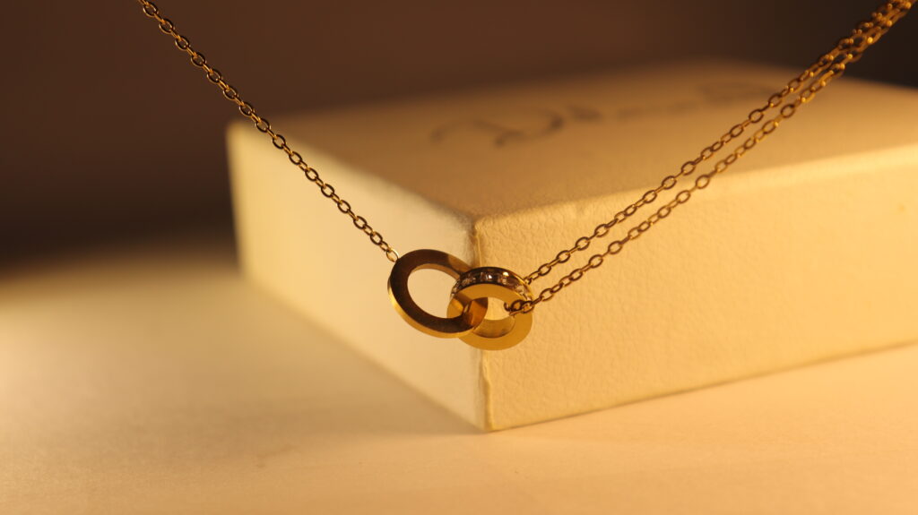 18k-gold-plated-signature-roman-bracelet